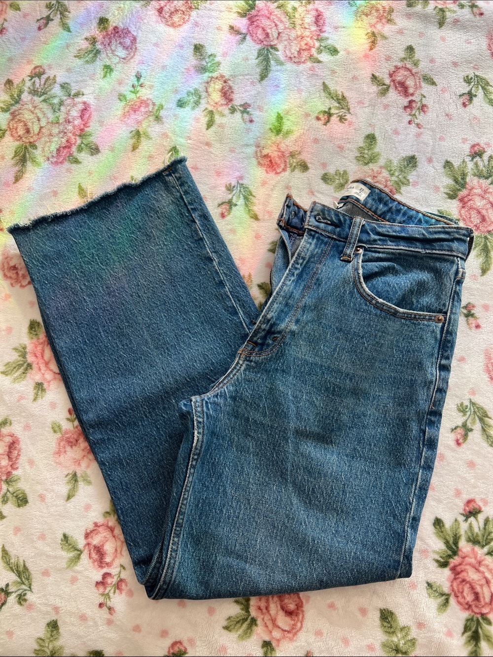 Abercrombie 90s Relaxed Jean 
High waist